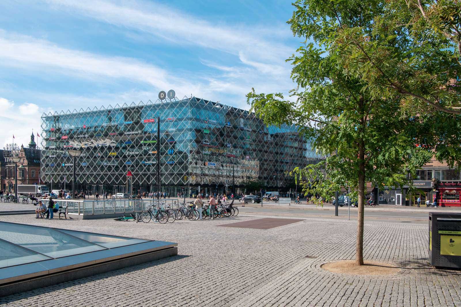 RWE Office in Copenhagen - Modern building architecture